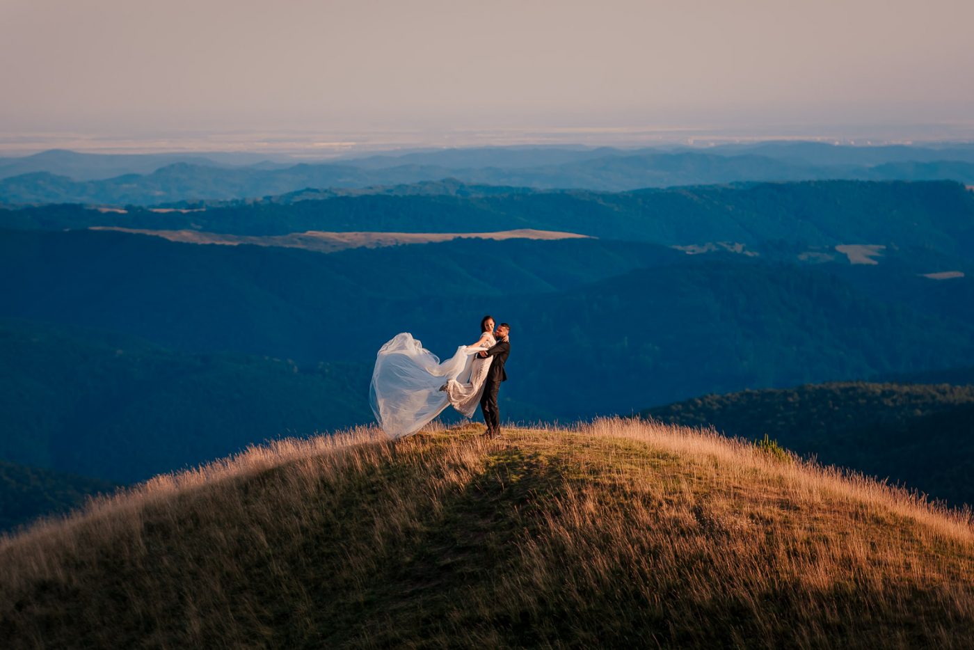 trash the dress, afterwedding, sedinta foto, munte, mireasa, fotograf nunta